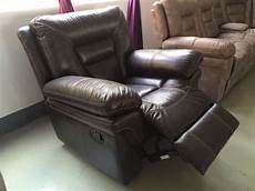 Recliner Sofa 80Usd In Pu